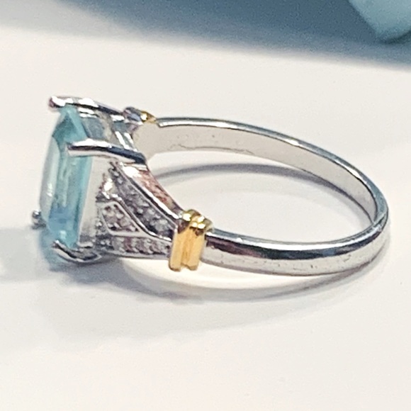 💙🆕 Beautiful Silver & Gold Plated Ring + Blue CZ - Picture 4 of 9